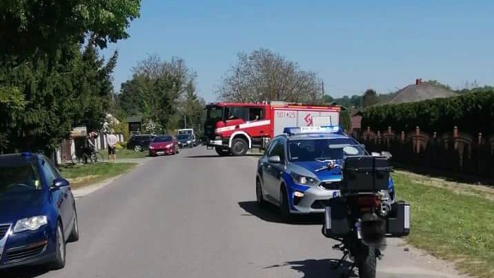 Wprost pod jadący motocykl