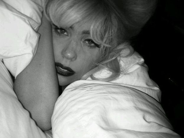 GaGa śpi w pełnym makijażu?! (FOTO)