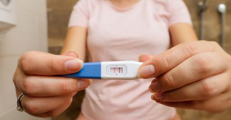 Wczesny test ciążowy – kiedy go wykonać? Jak działa?