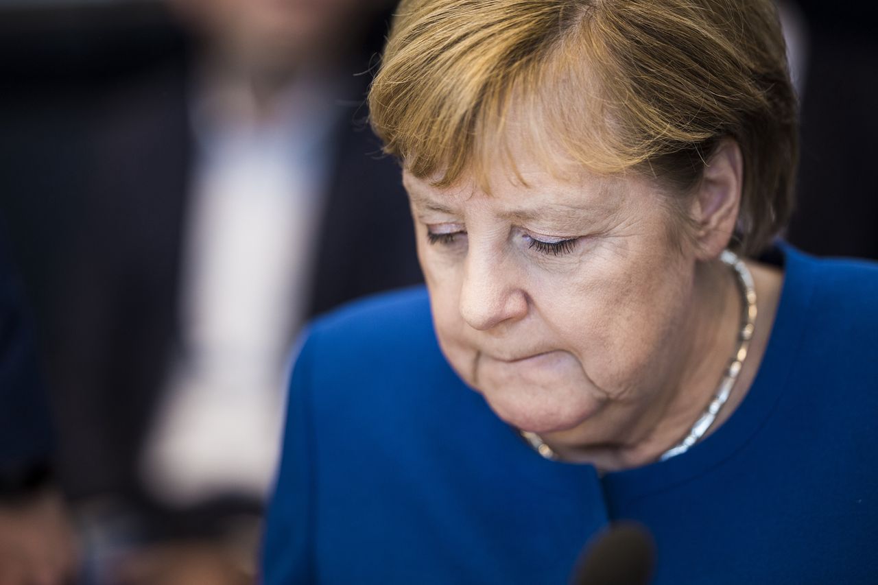 Angela Merkel nie potwierdziła, że wycofała się z planów twardego lockdownu w Niemczech. (Photo by Florian Gaertner/Photothek via Getty Images)