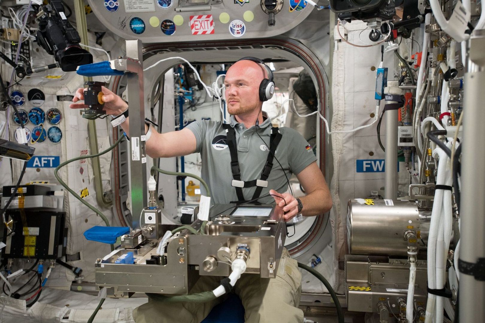 Niemiec Aleksander Gerst. Szkolenie astronauty nigdy się nie kończy, trwa nawet po powrocie na Ziemię.