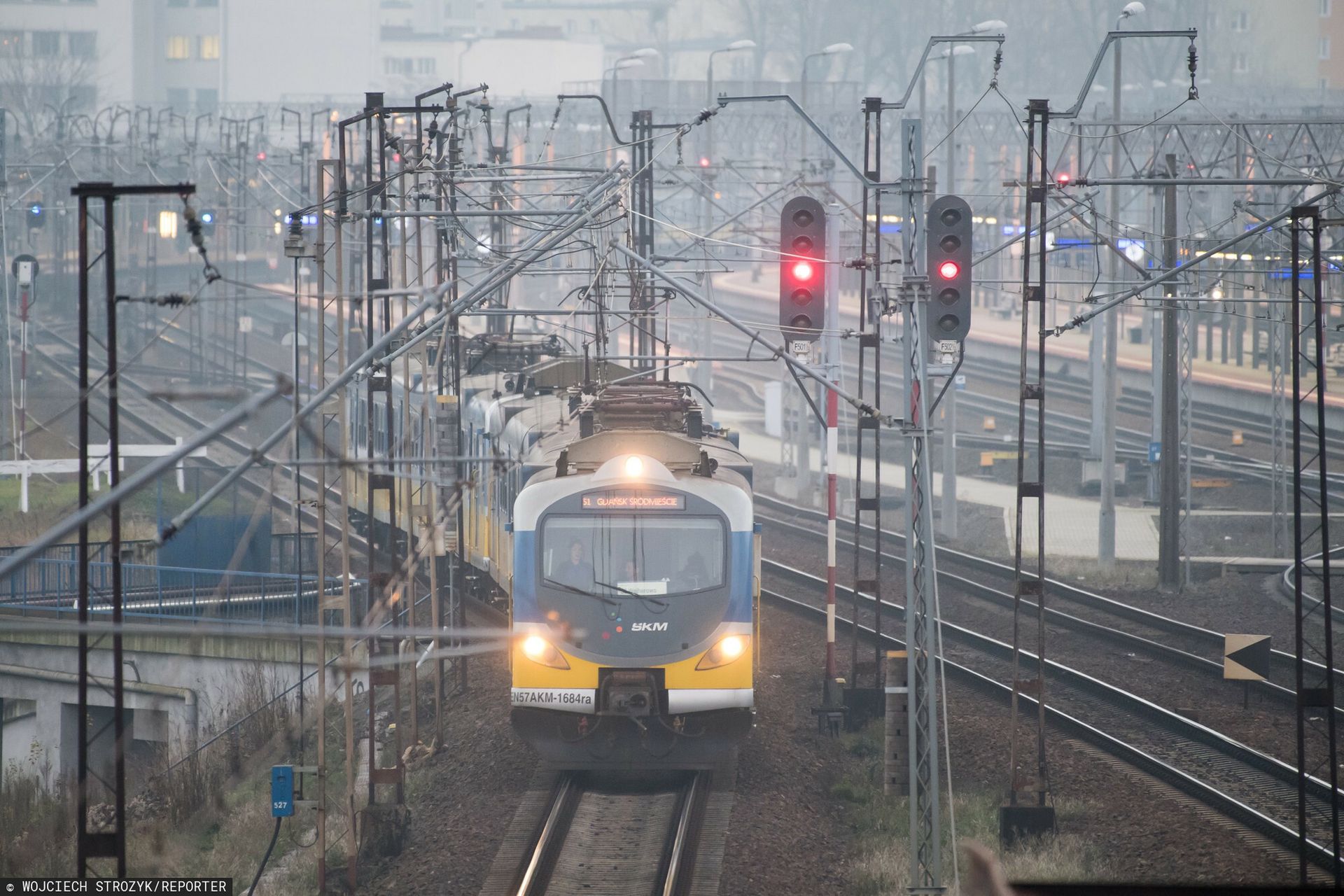 Wszedł na teren elektrowozowni w Gdyni. Fotografował pociągi