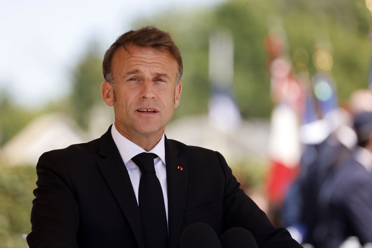 emmanuel macron, francja Przecieki z Pałacu Elizejskiego po nieoczekiwanej decyzji Macrona