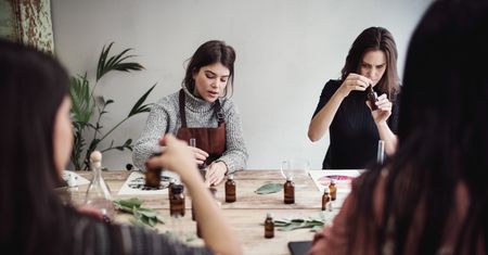 Trwałość perfum. Kiedy perfumy wietrzeją i tracą ważność?