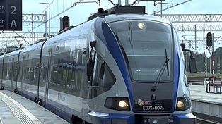 Poważny wypadek w miejscowości Fabryka. Po zderzeniu pociągu z autem zablokowana trasa kolejowa Ostrów Wielkopolski - Krotoszyn