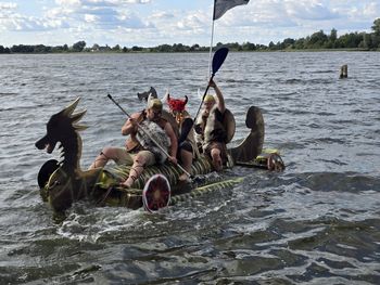 Aktywny weekend w Kikole. Mieszkańcy znów popłyną na byle czym
