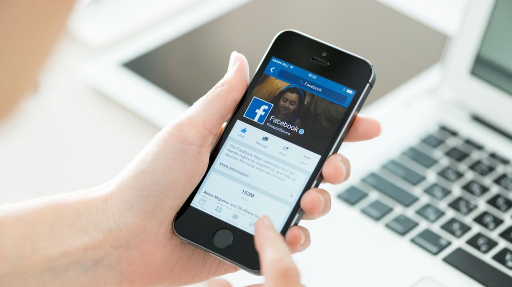 Ile pieniędzy tracimy, siedząc na Facebooku? Włoski ekonomista mówi, że miliardy! 1