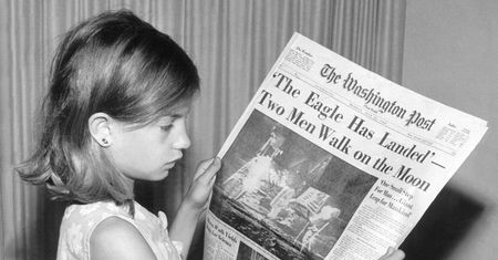 "Wstrząs w jednym z filarów amerykańskich mediów: szef Washington Post odchodzi po fali zwolnień"
