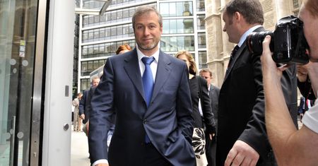 Roman Abramowicz uciekł przed sankcjami. Zhakowane dokumenty ujawniły prawdę