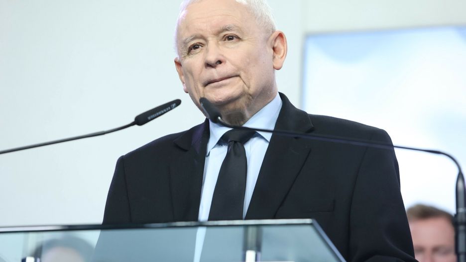 Jaros?aw Kaczy?ski o inicjatywie "Chro?my dzieci, wspierajmy rodzic�w"
04.05.2023 Warszawa, oswiadczenie dla mediow Prezesa PiS Jaroslawa Kaczynskiego i Marszalek Sejmu Elzbiety Witek, fot Tomasz Jastrzebowski/REPORTER
n/z: Jaroslaw Kaczynski
Tomasz Jastrzebowski/REPORTER