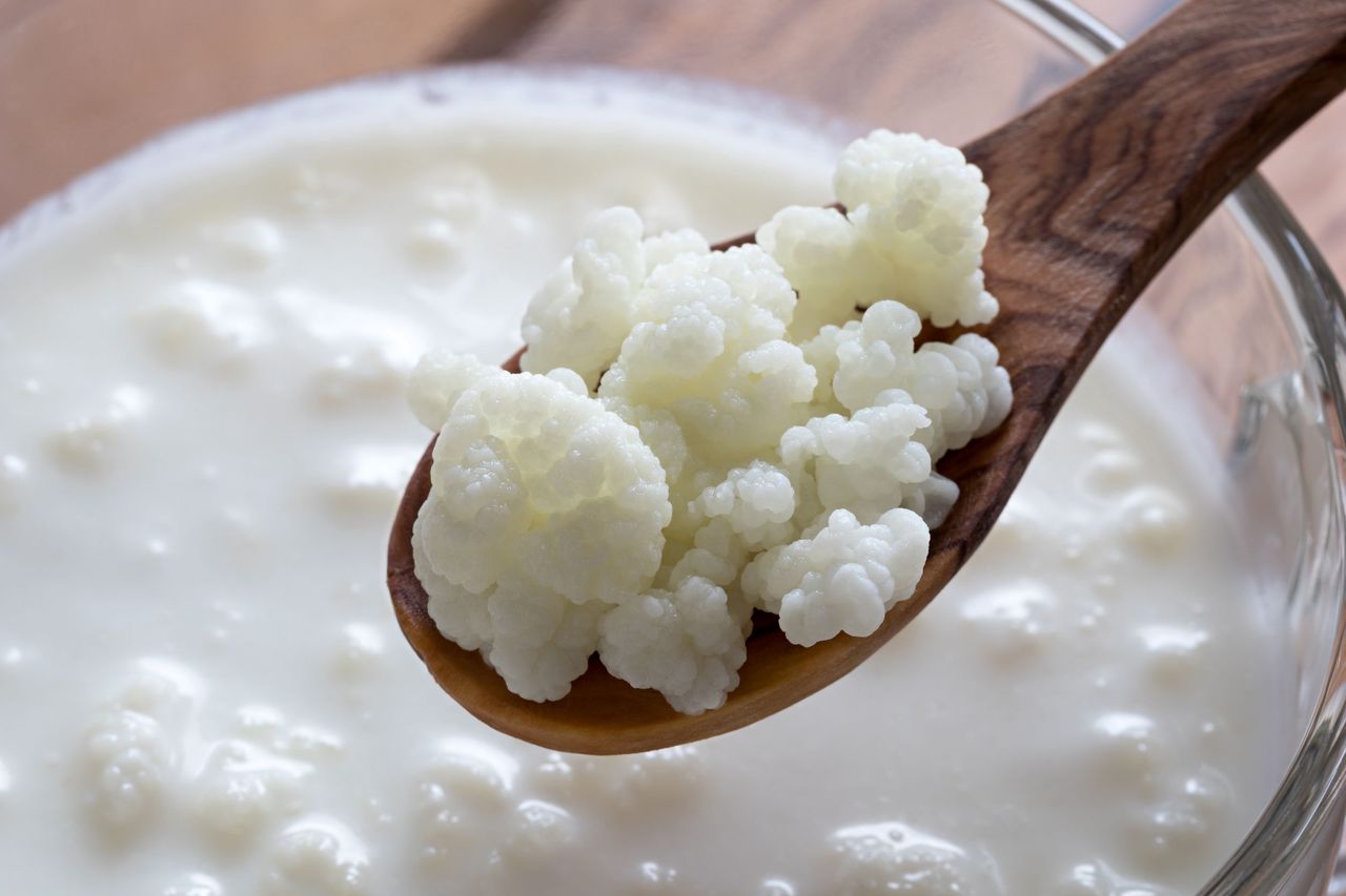 Sprawdź, co możesz zyskać, pijąc kefir