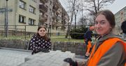 Głogów: Dziewczyny pracują przy budowie drogi