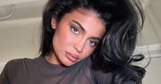 Tak lansuje się Kylie Jenner. Na śnieg wyszła w futrze i rajstopach