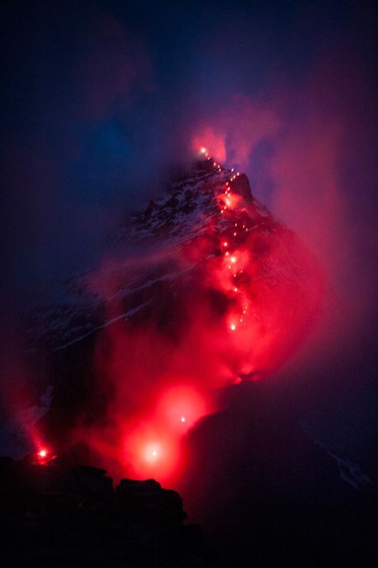 150 podświetlonych alpinistów, kilka lustrzanek i Matternhorn na jednej sesji 10