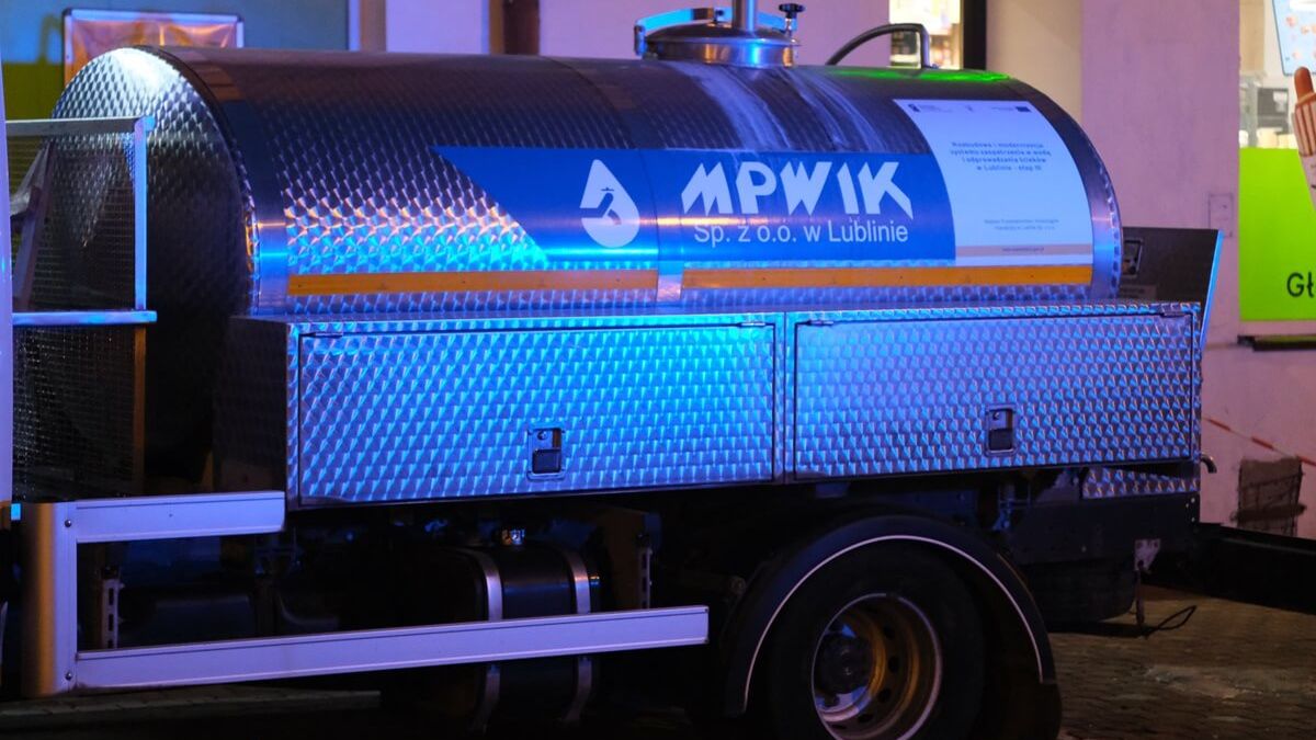 MPWiK podstawił beczkowóz dla okolicznych mieszkańców