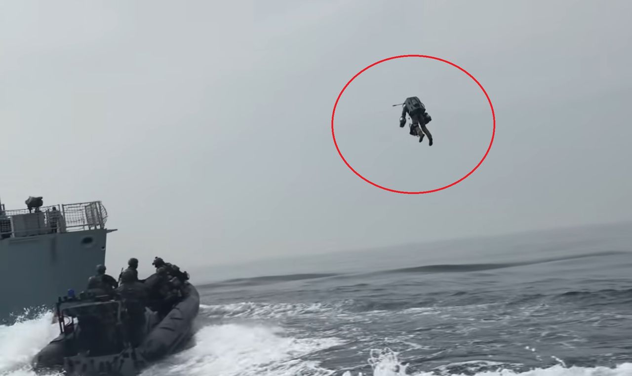 Royal Marines testują kombinezon odrzutowy Gravity