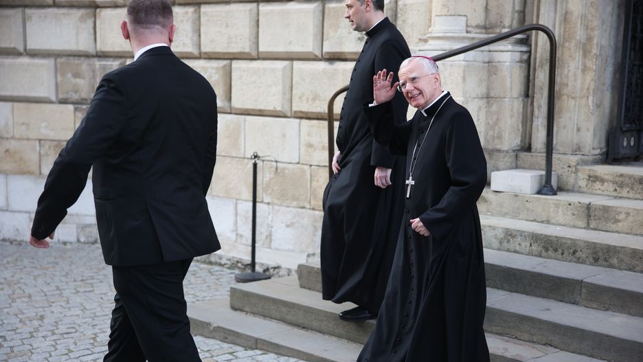 Kraków, 18.06.2025. Metropolita krakowski abp Marek Jędraszewski w Krakowie, 18 bm. W stolicy Małopolski zaplanowano spotkanie z okazji 76. urodzin prezesa partii, Jarosława Kaczyńskiego. (aldg) PAP/Łukasz Gągulski