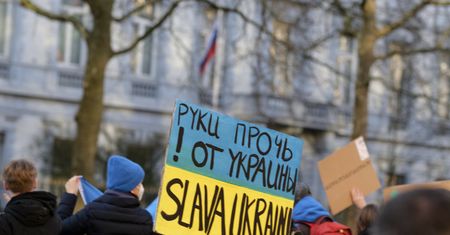 Demonstracja przed ambasadą Rosji. Protestowały dziesiątki kobiet