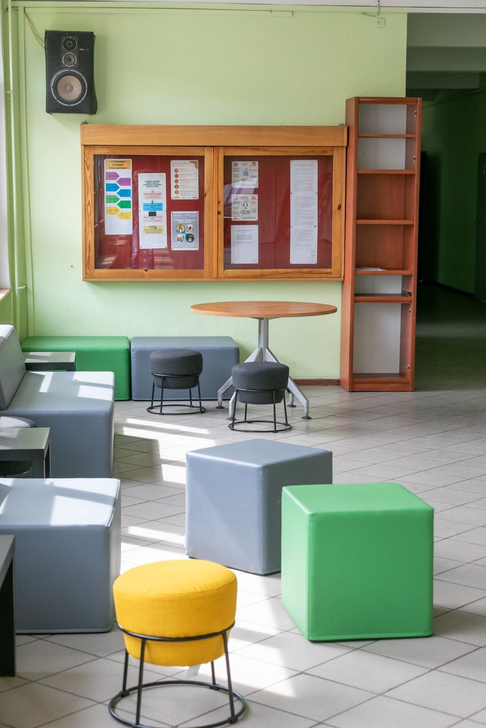 V LO w Bydgoszczy istnieje już na edukacyjnej mapie miasta od siedmiu dekad. Od 1 września 1974 r. siedziba liceum znajduje się przy ul. Szarych Szeregów 4a na bydgoskich Kapuściskach. 