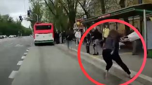Chwile grozy na przystanku w Lublinie. "To przestroga dla każdego pieszego"