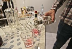 Kiedy przestać pić alkohol? Naukowcy podali wiek