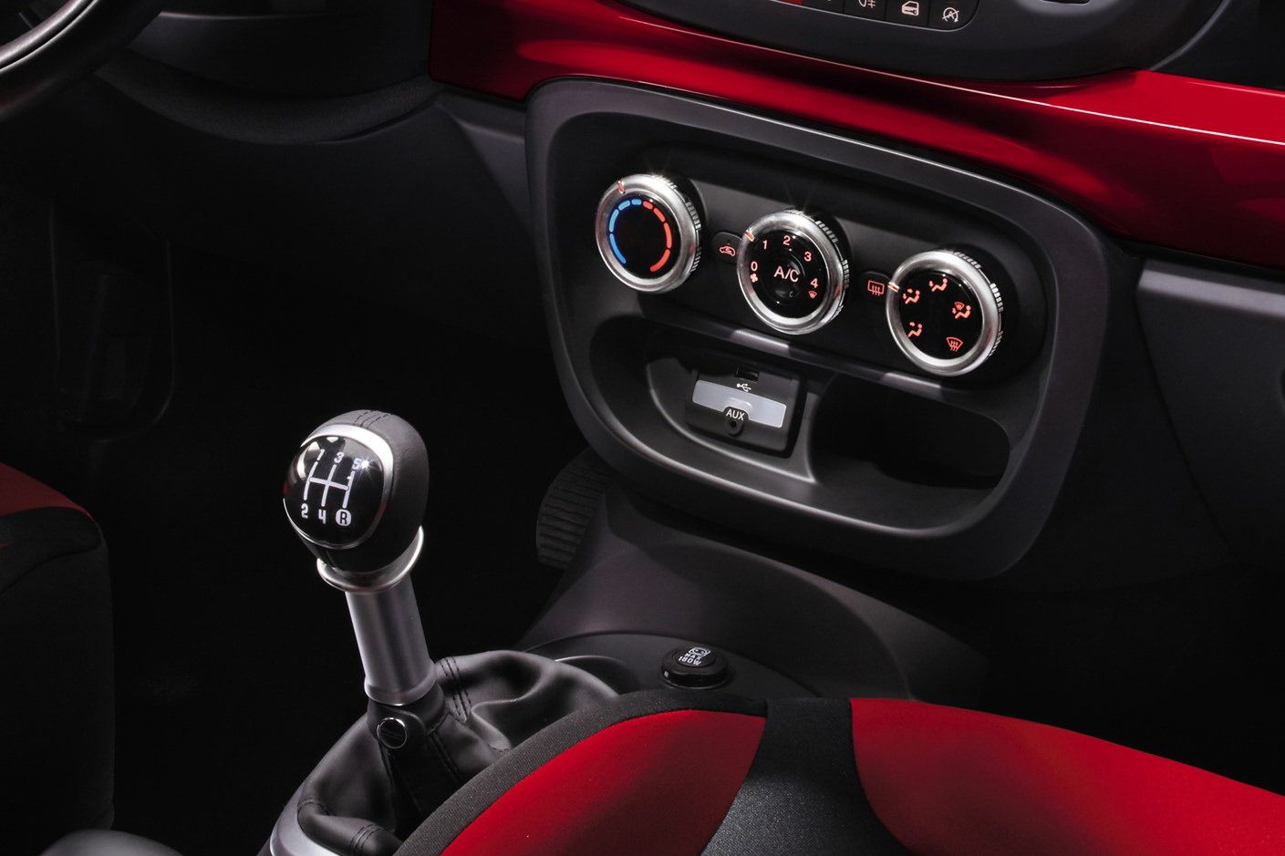 Fiat 500L - obszerna galeria zdjęć 34