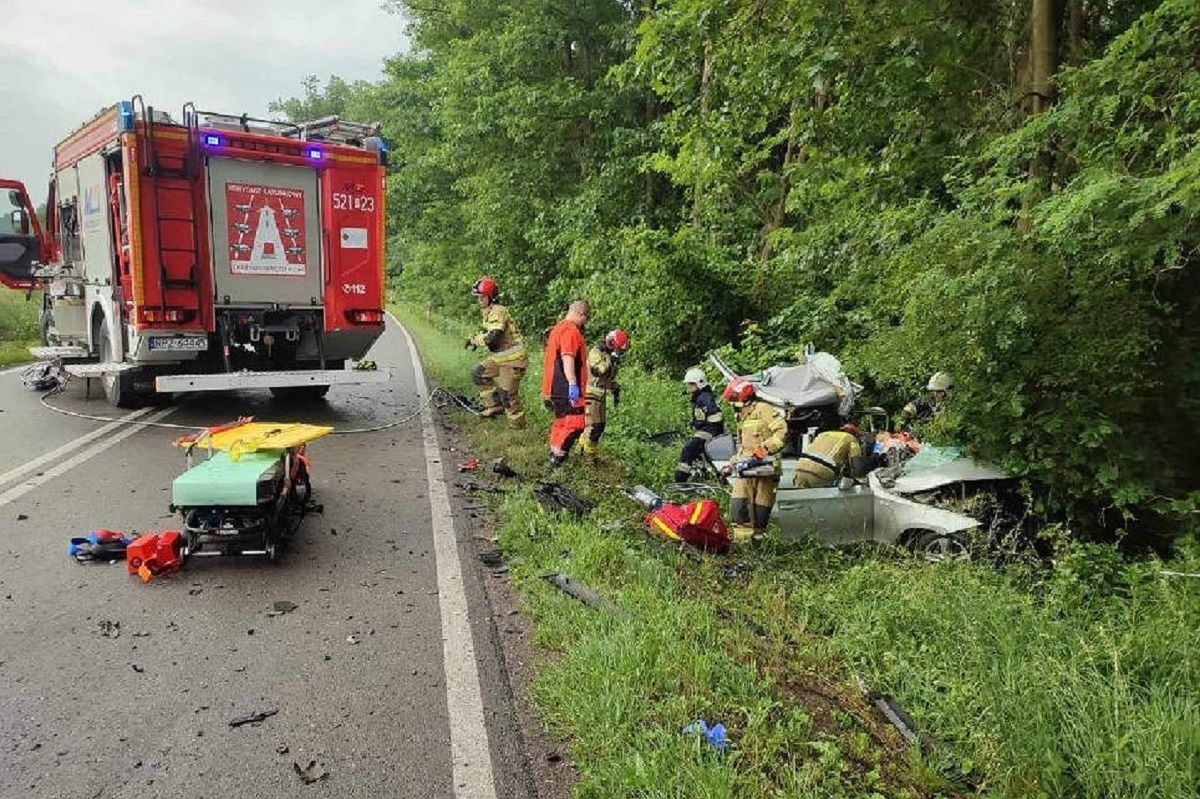 Utknęła w zmiażdżonym BMW. Dramatyczne sceny na Podkarpaciu