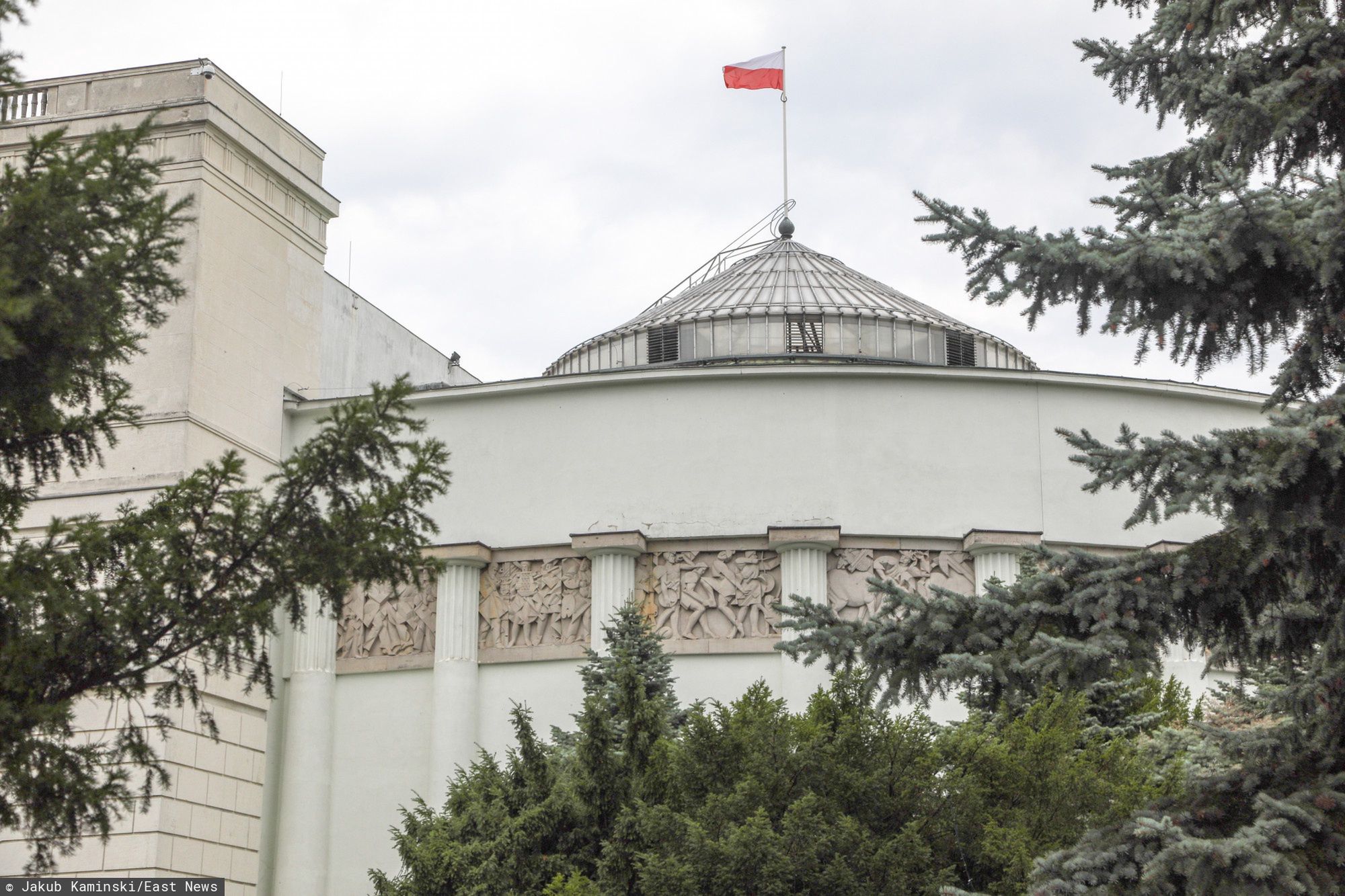 Mężczyzna podpalił się nieopodal budynku Sejmu