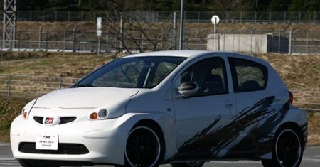 Mały hot-hatch z napędem na tylną oś!