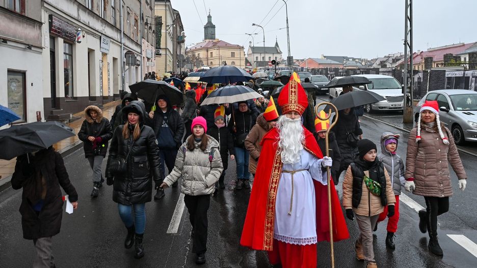 Orszak św. Mikołaja przeszedł w niedzielę (7 grudnia) ulicami Lublina.