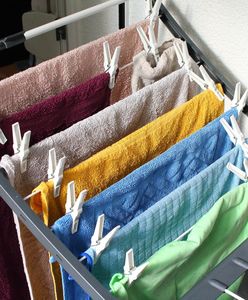 Jak suszyć pranie na suszarce? 4 praktyczne porady