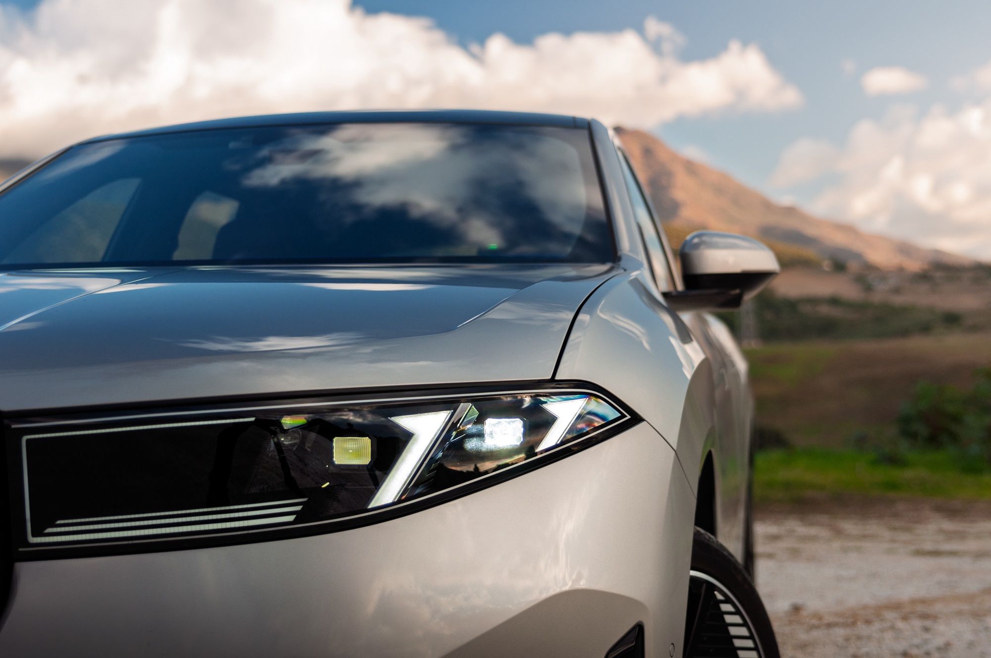 BMW iX3 50 xDrive (2025) - test, pierwsza jazda, recenzja