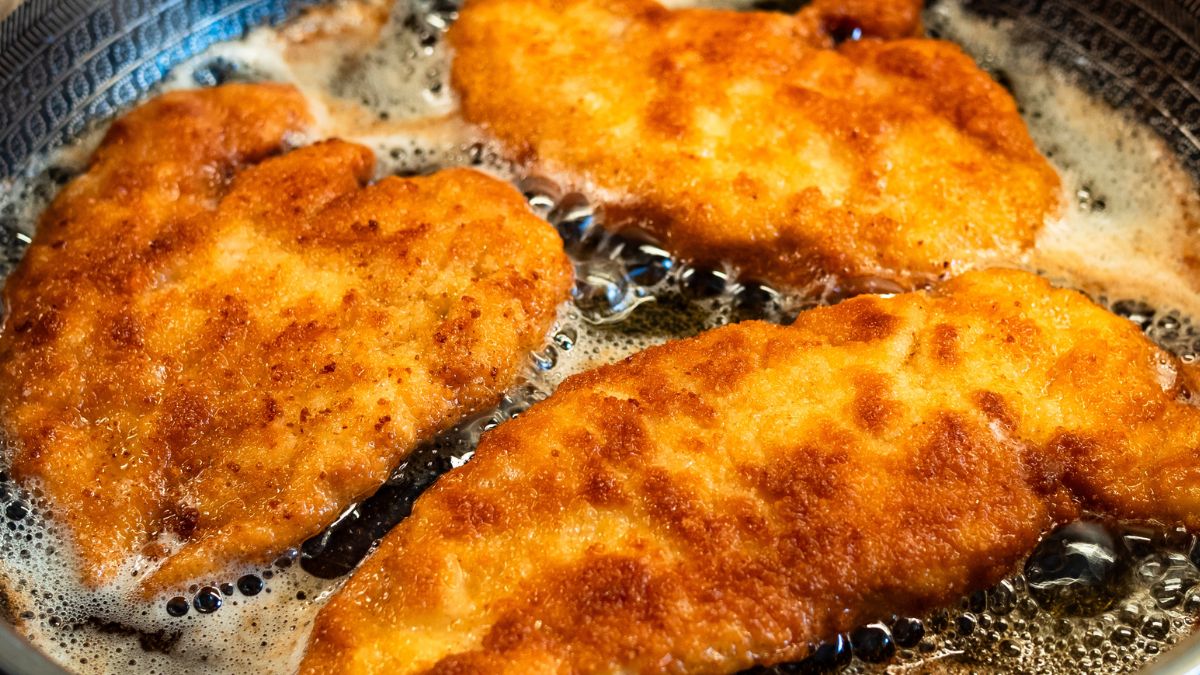 Panierka bez jajka będzie trzymała się mięsa