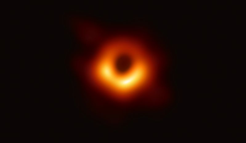 Pierwsze w historii zdjęcie czarnej dziury. To prawdziwy przełom
