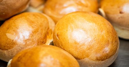 Przed laty mama piekła w każdą niedzielę. Lepsze niż z piekarni
