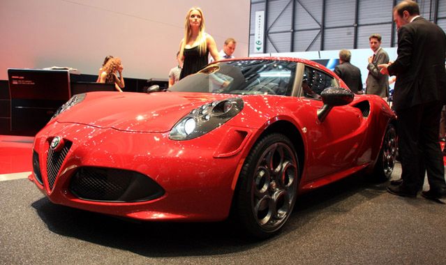 Alfa Romeo 4C: sportowiec o kompaktowych wymiarach