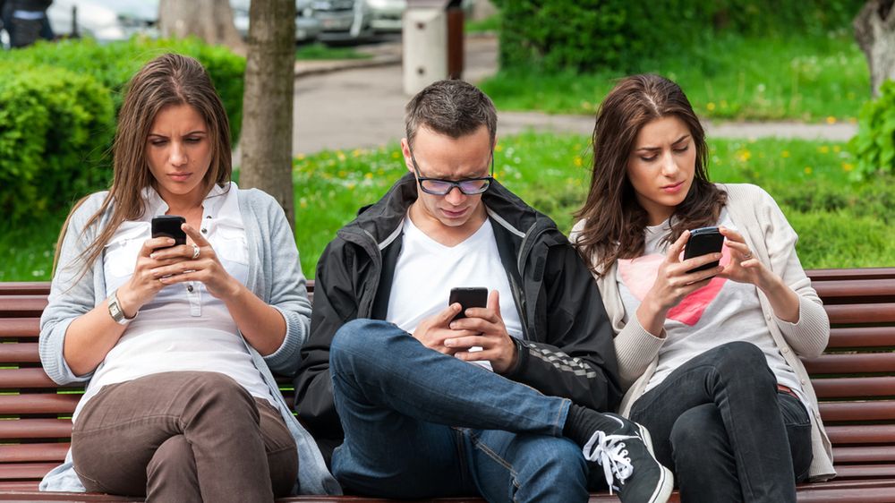 Polacy wysyłają coraz mniej SMS-ów, ale jest ktoś, kto wysyła ich coraz więcej 1