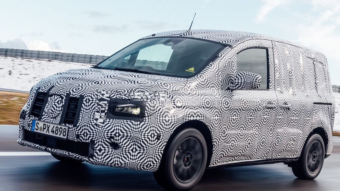 Tak wygląda nowy Citan w pełnym kamuflażu.