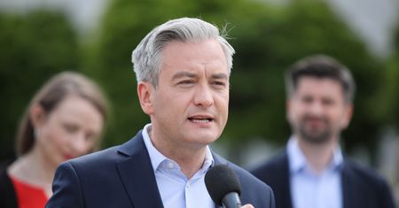 Debata prezydencka w TVP. Biedroń o 4,25 zł "premii" w szpitalu: "To nie jest Polska godności"