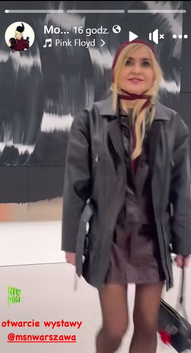 Monika Olejnik eksponuje nogi w mini