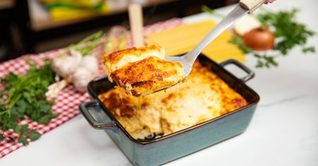 Zawijam makaron w roladki i zapiekam. Najada się cała rodzina