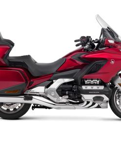 Honda Gold Wing z tylnym radarem. Będzie monitorował martwe pole