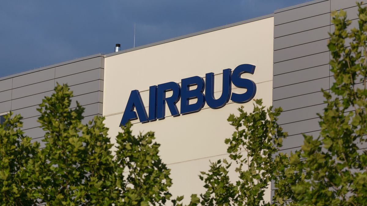 bremen, bremen/germany - 12 07 18: an airbus sign outside an airbus factory in bremen germany
bremen, bremen/germany - 12 07 18: an airbus sign outside an airbus factory in bremen germany
airbus, airbus company, airplanes, sign, bremen, germany, building, factory, airplane factory, europe, airbus europe, summer, german, lower saxony, 12 july, 2018, airbus, airbus company, airplanes, sign, bremen, germany, building, factory, airplane factory, europe, airbus europe, summer, german, lower saxony, 12 july, 2018