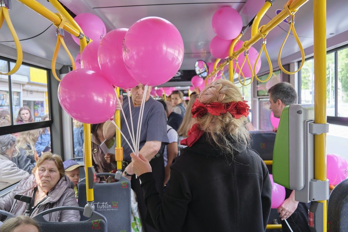 Kolorowy trolejbus z okazji Dnia Dziecka można było spotkać na linii nr 150