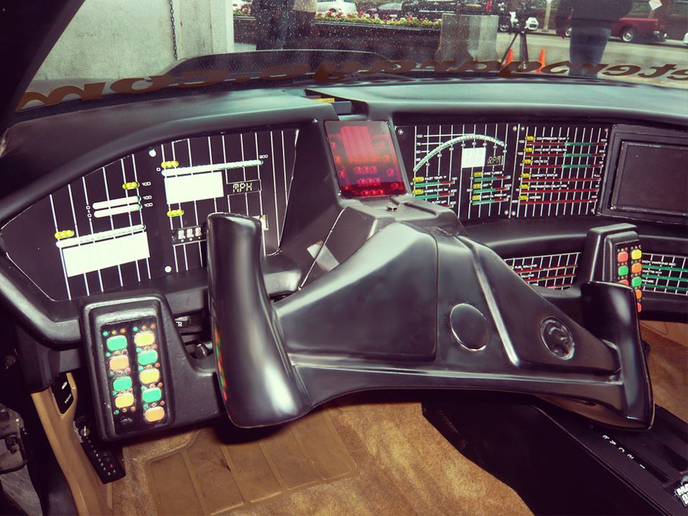 Kierownica z modelu KITT z serialu Knight Rider z podpisem Hasselhoffa