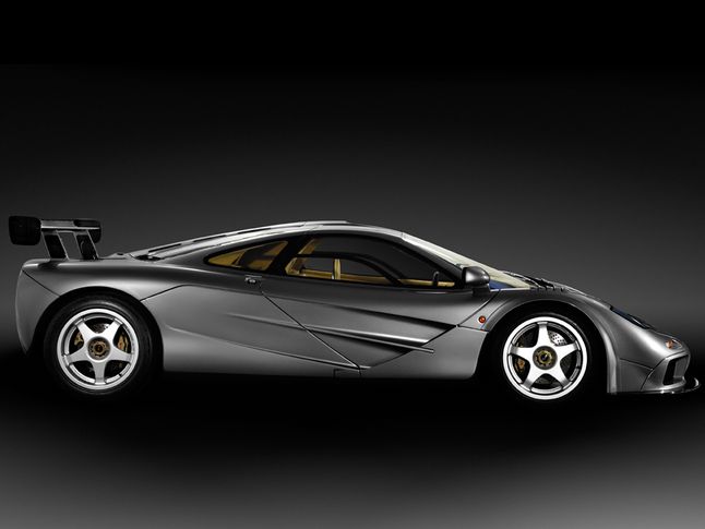McLaren F1 z pakietem aerodynamicznym