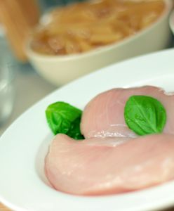 Choroba białych włókien w mięsie. Czy filety z kurczaka są groźne dla zdrowia?