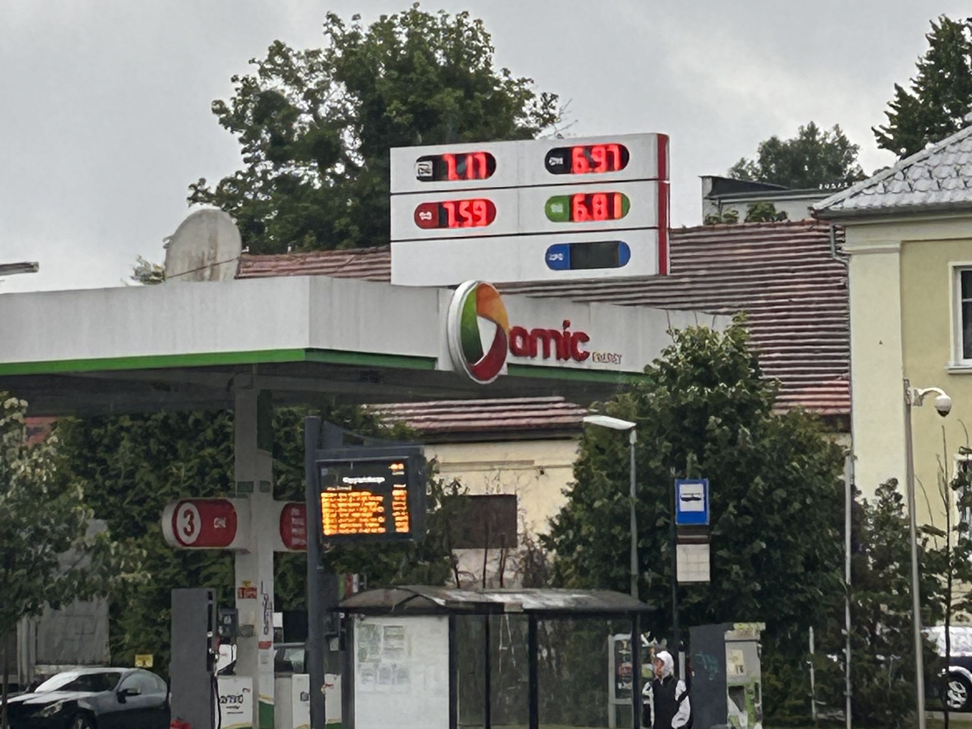  Stacja Orlen oraz Amica przy Alei Wojska Polskiego w Olsztynie