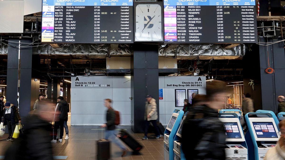 Psycholog o problemach turystów, którzy utknęli na lotniskach 