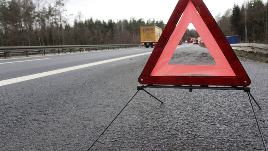 Samochód dachował pod Poznaniem. Zdjęcie ilustracyjne